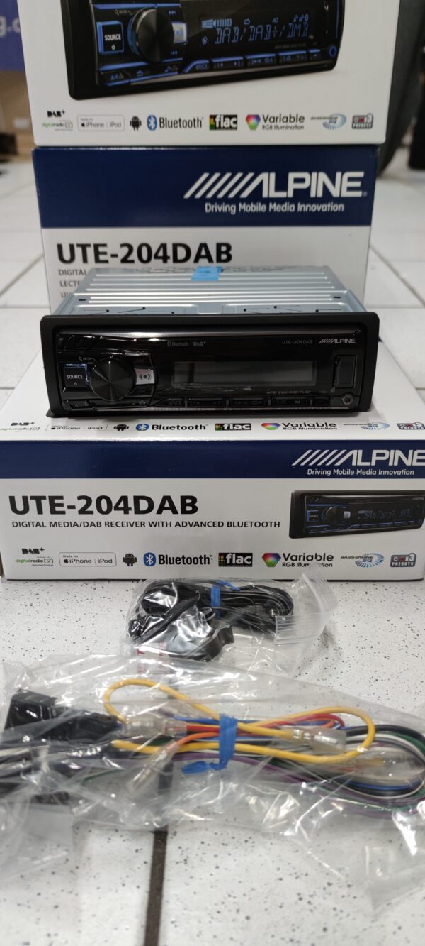 Alpine UTE 204 DAB inkl DAB Antenne – Bild 4